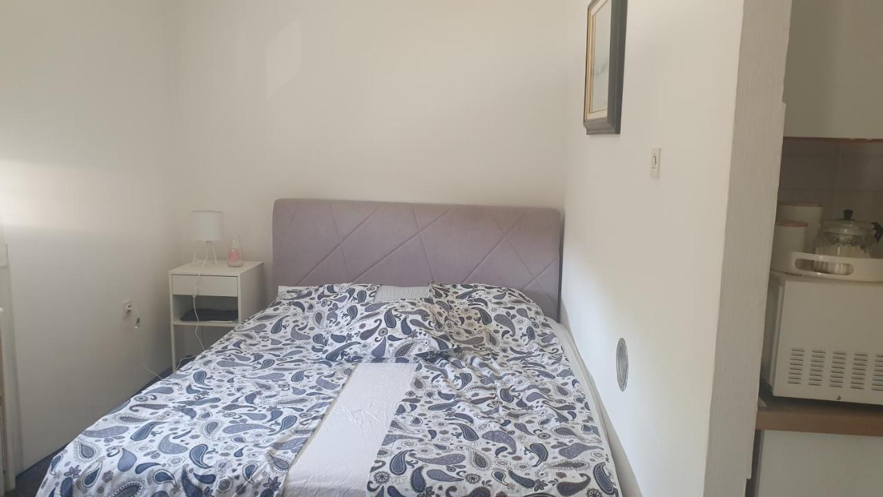 Apartment Sretni Dimnjacar Osijek Exterior foto